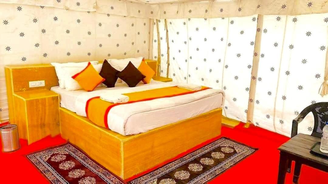 Om Luxury Resort Jaisalmer Kamer foto