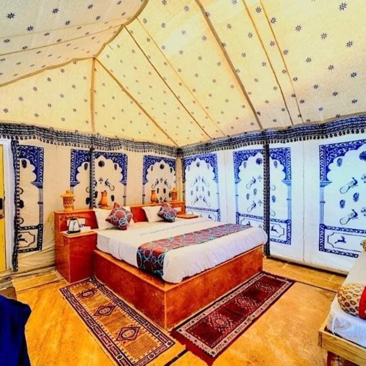 Om Luxury Resort Jaisalmer Kamer foto