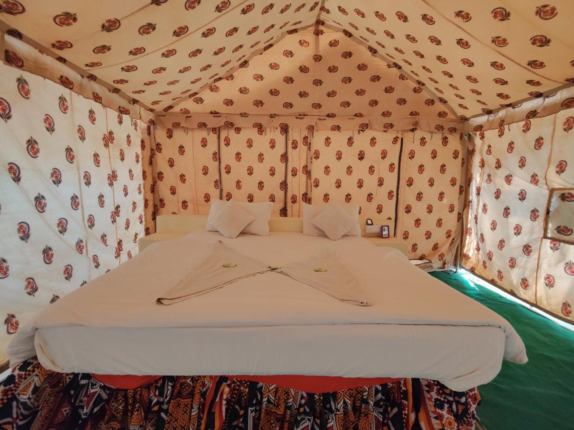 Om Luxury Resort Jaisalmer Kamer foto